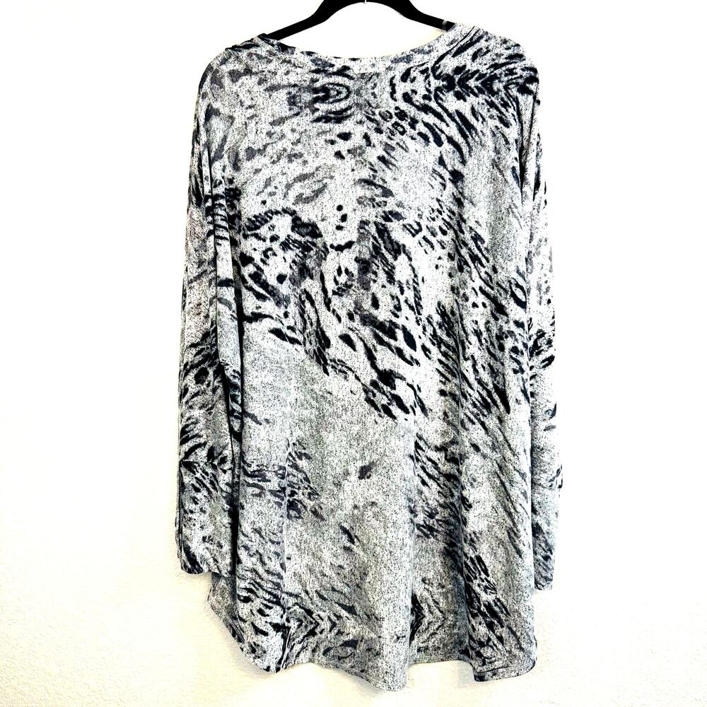 Westbound Women's Gray Animal Print Long Sleeve Crew Neck Sweatshirts Size 2X - Picture 2 of 5